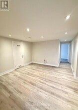 73 Boothbay Crescent in Newmarket, ON - Building Photo - Building Photo