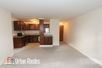 2024 N Orleans St, Unit M04B in Chicago, IL - Building Photo - Building Photo