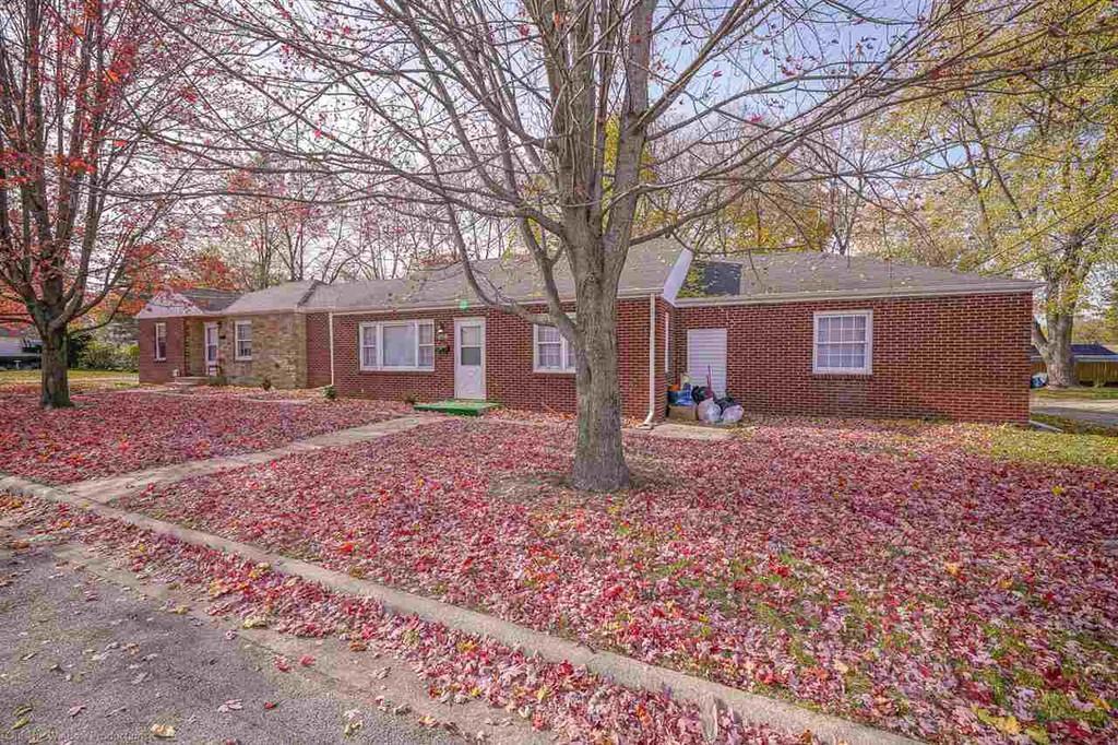 2006 Richmond St, Unit Three Bedroom in Rockford, IL - Building Photo