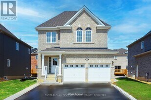 244 Mckenzie Dr in Clearview, ON - Building Photo
