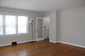 8164 Loch Raven Blvd in Towson, MD - Building Photo - Building Photo