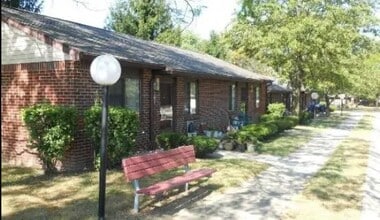 110 Bauer Ct in Crestline, OH - Building Photo - Building Photo