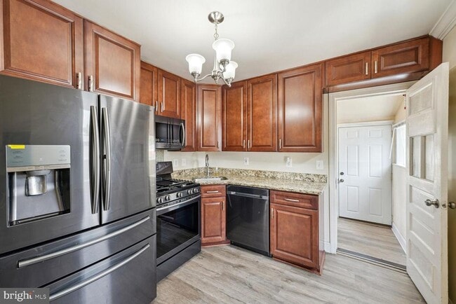 property at 1908 Arcadia Ave