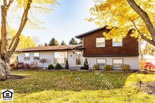 40 Ln 375 Lake James in Angola, IN - Building Photo