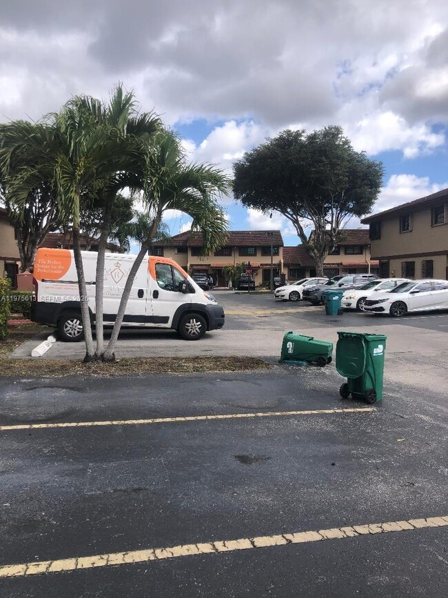 13341 SW 59th Ln in Miami, FL - Building Photo - Building Photo