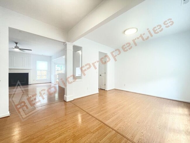 122 Chinabrook Ct in Morrisville, NC - Foto de edificio - Building Photo
