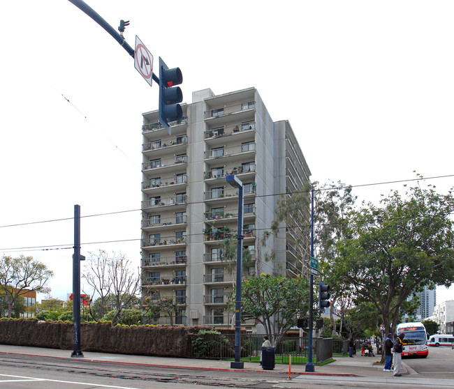 San Diego Square in San Diego, CA - Building Photo - Building Photo