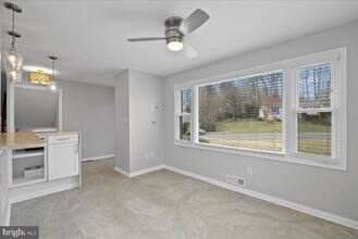 7845 Brompton St in West Springfield, VA - Building Photo - Building Photo