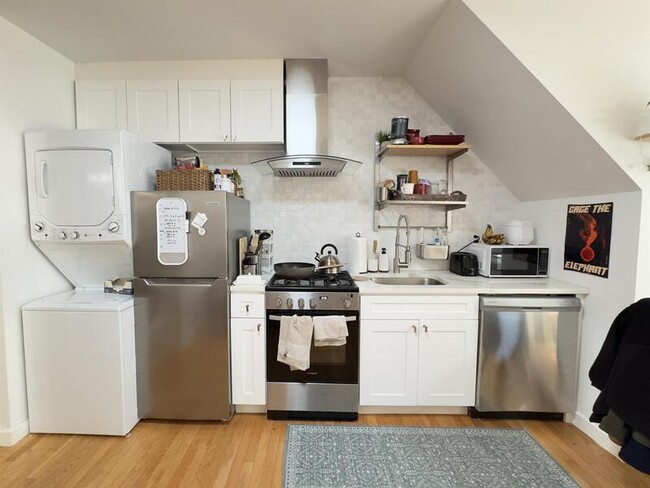 property at 1009 Waverly St