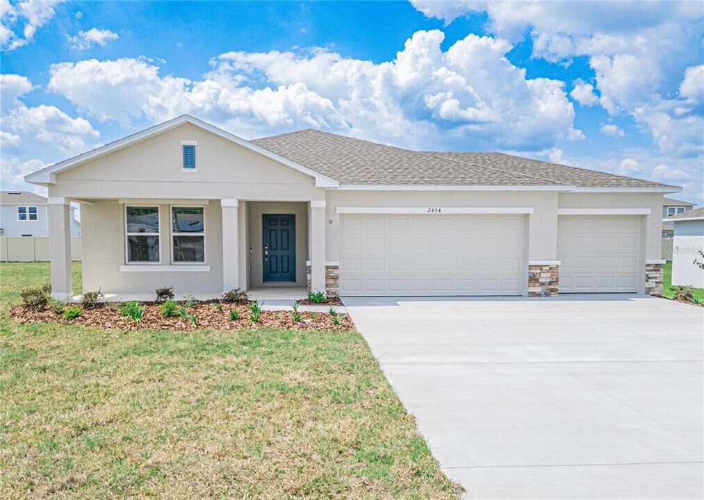 2454 Slippery Rock St in Auburndale, FL - Building Photo