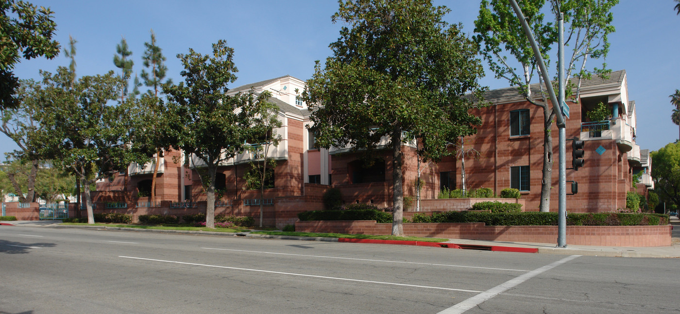 Silvercrest Residence Pasadena in Pasadena, CA - Building Photo