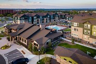 Building Photo - Windsor at Pinehurst Apartamentos in Denver, Colorado