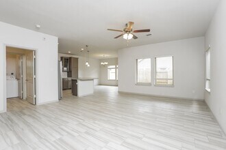 7918 Fijian Cypress Dr in Cypress, TX - Foto de edificio - Building Photo