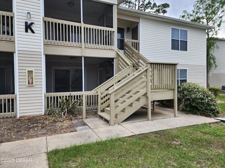 1600 Big Tree Rd, Unit K4 in South Daytona, FL - Building Photo