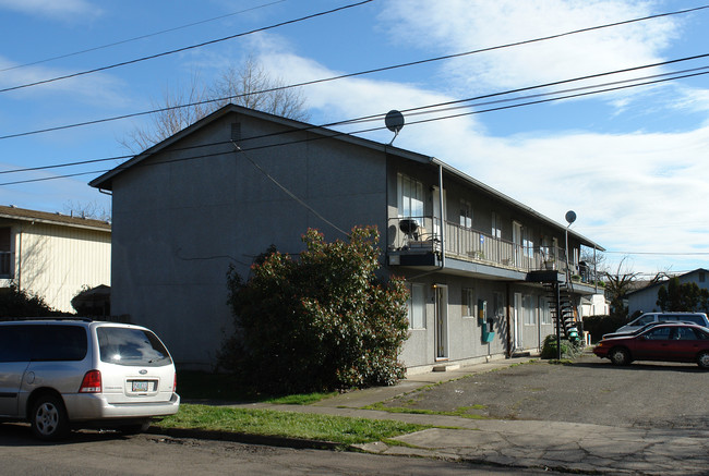 403 Madison St SE in Albany, OR - Building Photo - Building Photo