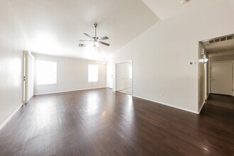 12738 W Redfield Rd in El Mirage, AZ - Building Photo - Building Photo