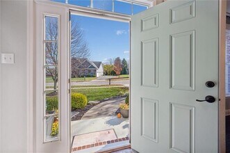 1005 Autumn Woods Dr in Coraopolis, PA - Building Photo - Building Photo