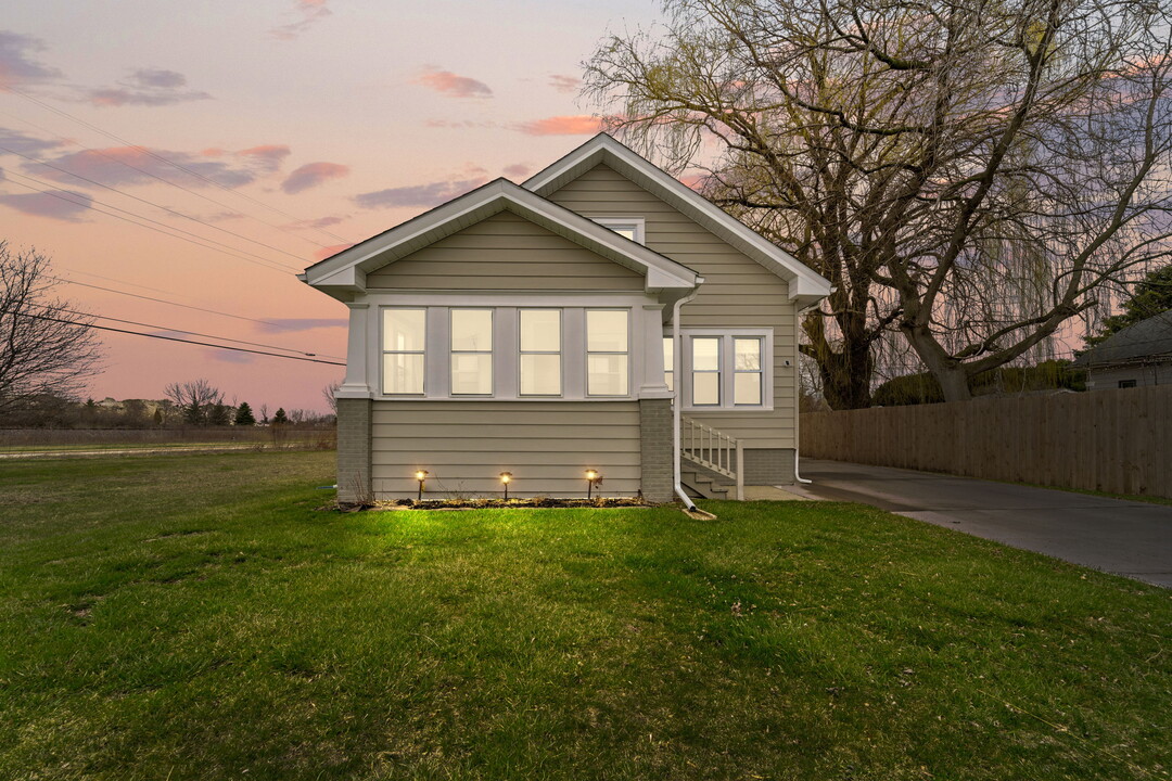 1528 Rosalind Ave in Mount Pleasant, WI - Building Photo