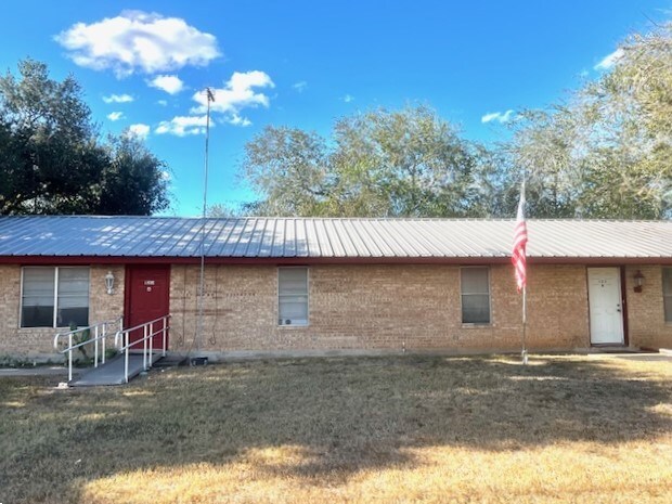 4722 Business 181 N in Beeville, TX - Building Photo