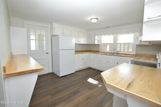 960 Back Swamp Rd in Beulaville, NC - Building Photo - Building Photo