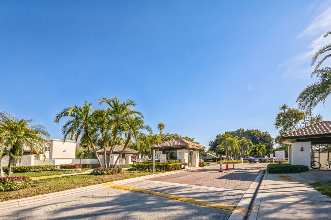 2600 Greenwood Terrace in Boca Raton, FL - Building Photo