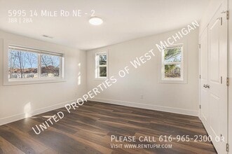 5995 14 Mile Rd NE in Rockford, MI - Building Photo - Building Photo