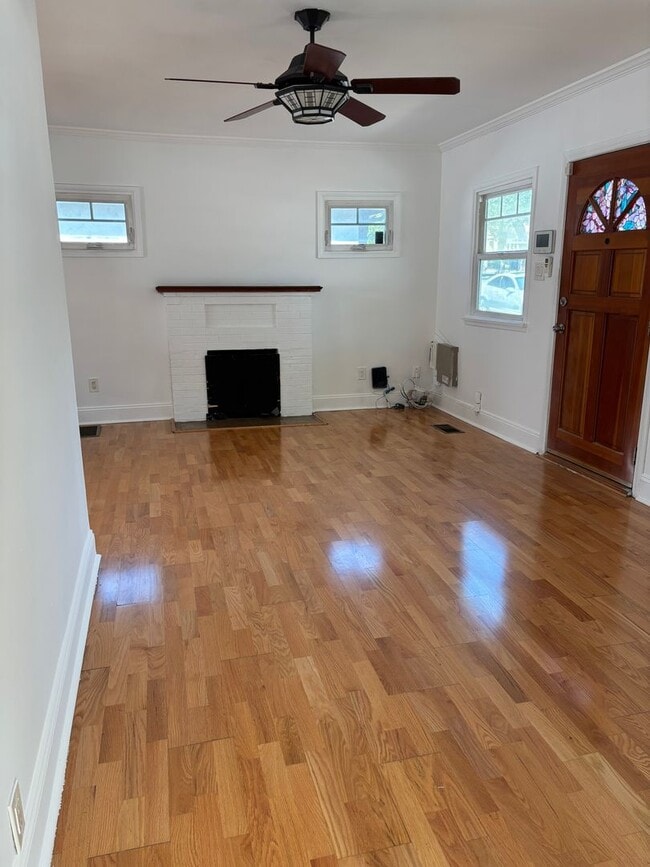 2380 E Villa St in Pasadena, CA - Building Photo - Building Photo