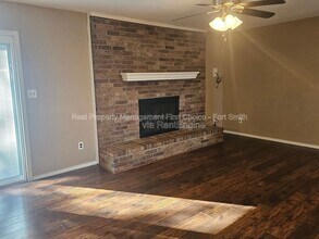 306 Elfen Glen St in Van Buren, AR - Building Photo - Building Photo