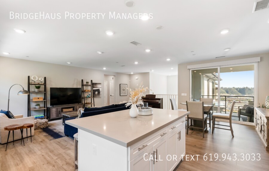 2806 Via Alta Pl in San Diego, CA - Building Photo