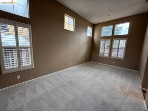 981 Finn Way in Brentwood, CA - Building Photo - Building Photo