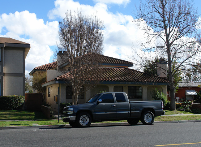 10832-10838 Oak St in Los Alamitos, CA - Foto de edificio - Building Photo