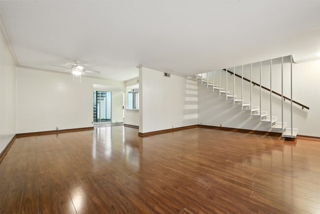 property at 3108 Vossdale Rd