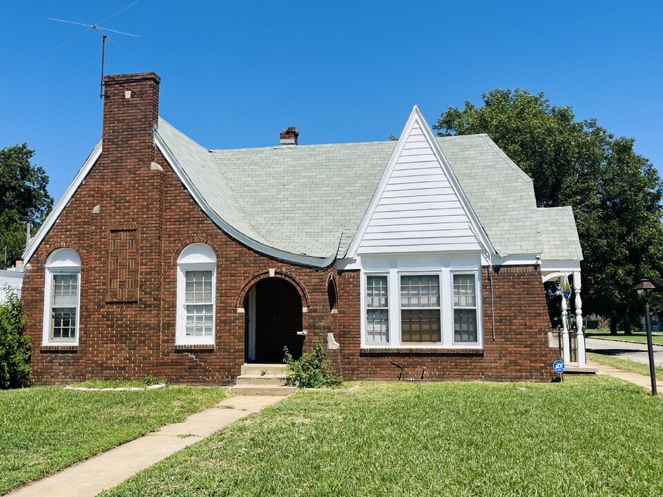 2301 NW 13th St in Oklahoma City, OK - Building Photo