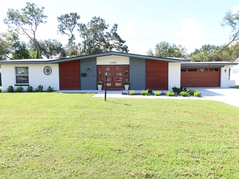 2400 Derbyshire Rd in Maitland, FL - Building Photo