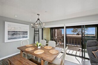 2260 Del Mar Scenic Pkwy in Del Mar, CA - Foto de edificio - Building Photo