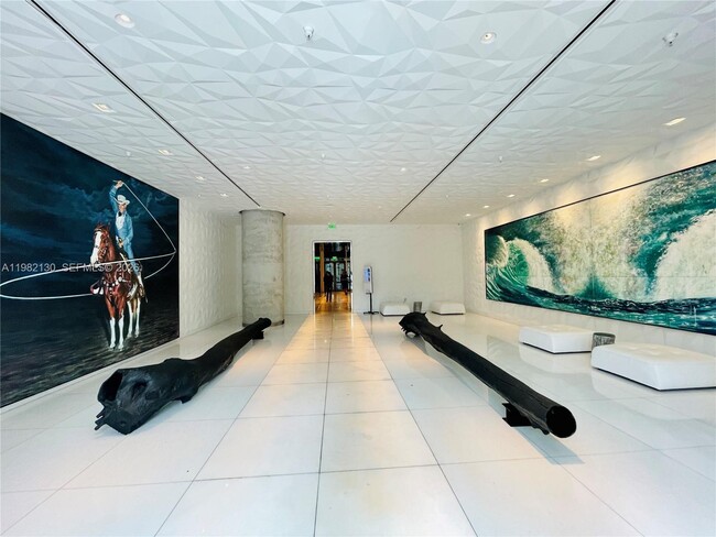 1300 S Miami Ave, Unit 4107 in Miami, FL - Foto de edificio - Building Photo