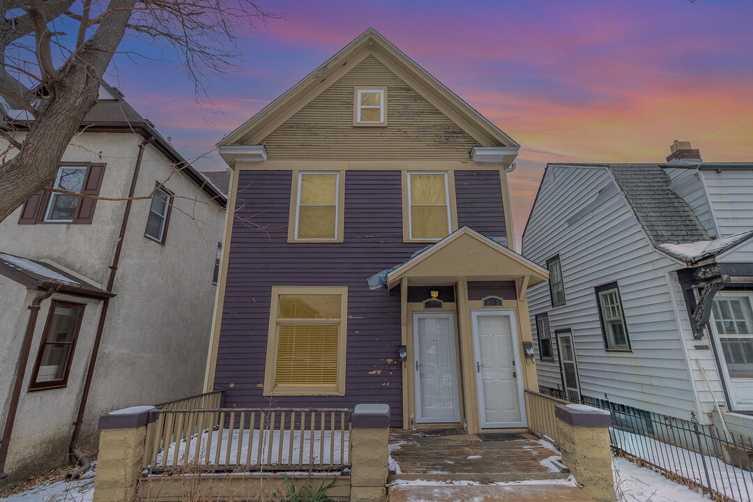 2730 Garfield Ave in Minneapolis, MN - Building Photo