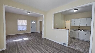 419 Montrose St in Salina, KS - Building Photo - Building Photo