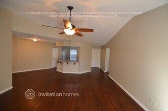 4826 Canterbury Dr in Land O Lakes, FL - Foto de edificio - Building Photo