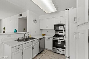 3145 Casey Dr in Las Vegas, NV - Building Photo