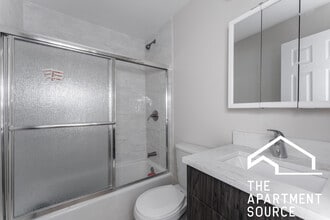 6011 N Winthrop Ave in Chicago, IL - Building Photo - Building Photo