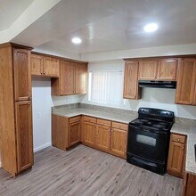 11516 Eucalyptus Ave, Unit B in Hawthorne, CA - Foto de edificio - Building Photo