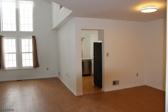 2 Washington Ct in Montville, NJ - Building Photo - Building Photo
