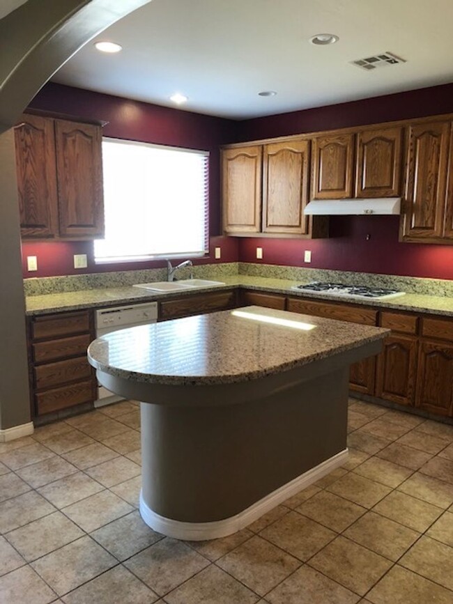 15004 Merlot Cellars Dr in Bakersfield, CA - Building Photo - Building Photo