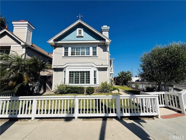 property at 1702 Lake St