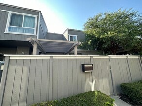 2970 S Greenville St in Santa Ana, CA - Building Photo - Building Photo