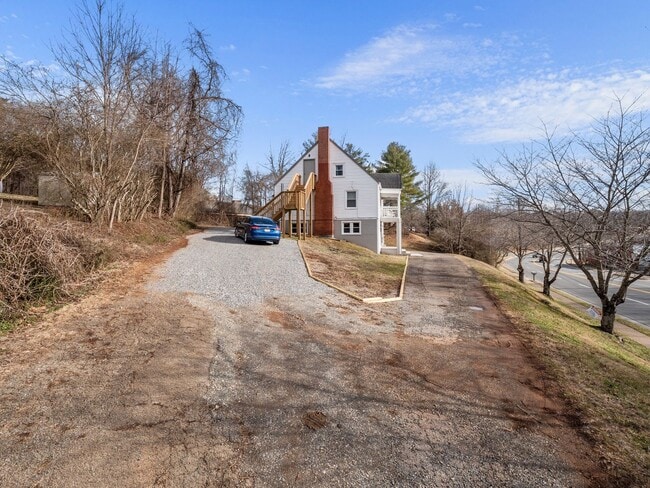 945 S Main St in Rocky Mount, VA - Building Photo - Building Photo