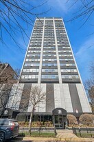 2700 N Hampden Ct in Chicago, IL - Building Photo