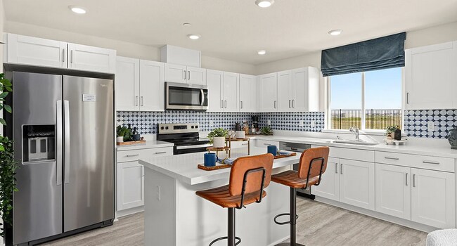 808 Cliff Ct in Roseville, CA - Building Photo - Building Photo