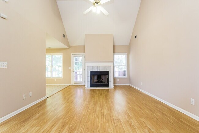 605 Oxford Crest Ct NW in Lawrenceville, GA - Building Photo - Building Photo